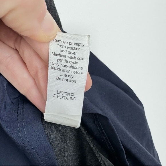 Athleta Women's Mixed Media Tank Navy Black Size XS Yoga Workout Sport Athletic - Picture 10 of 10